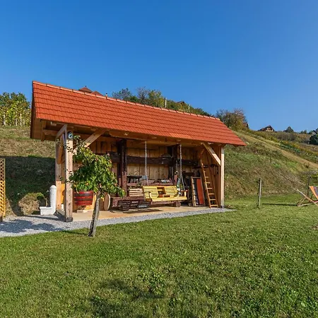 Дом отдыха Vineyard Grajska Kasca - Happy *